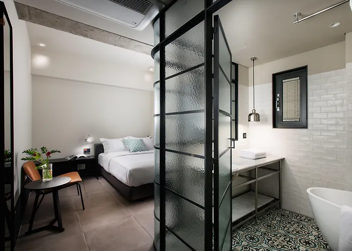Brown Dot Dadaepo Hotel 3*