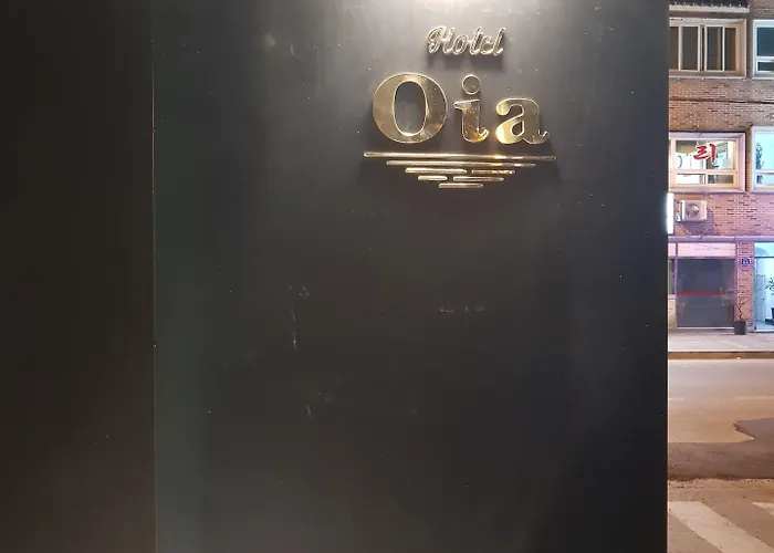 Brown Dot Dadaepo Hotel 3*