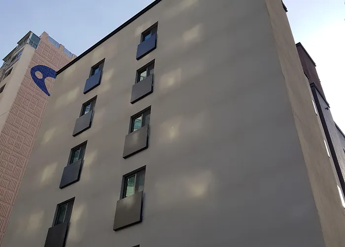 Brown Dot Dadaepo 3* Busan