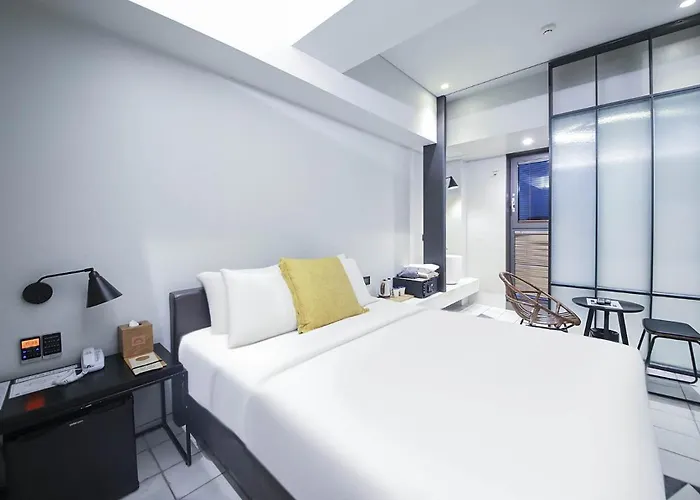Hotel Brown Dot Dadaepo