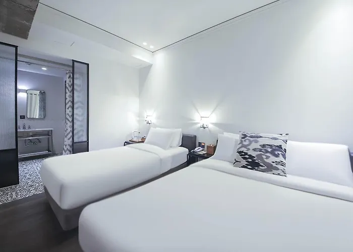 Brown Dot Dadaepo 3* Busan