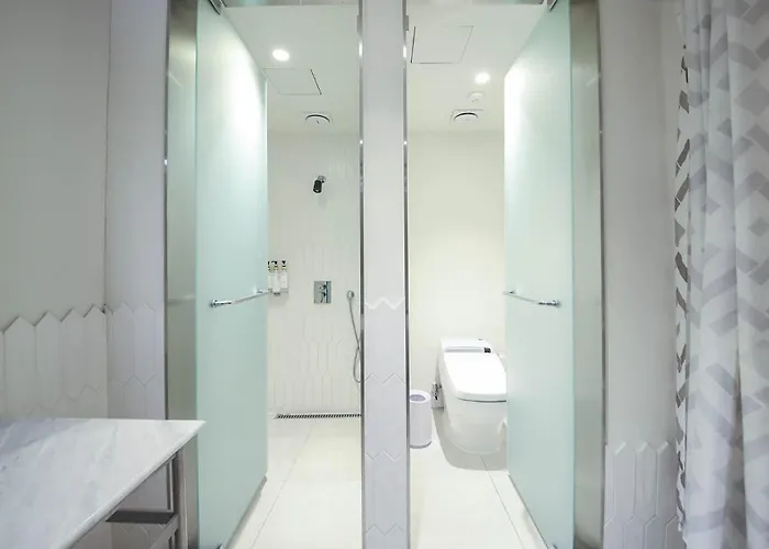 Brown Dot Dadaepo Hotel 3*